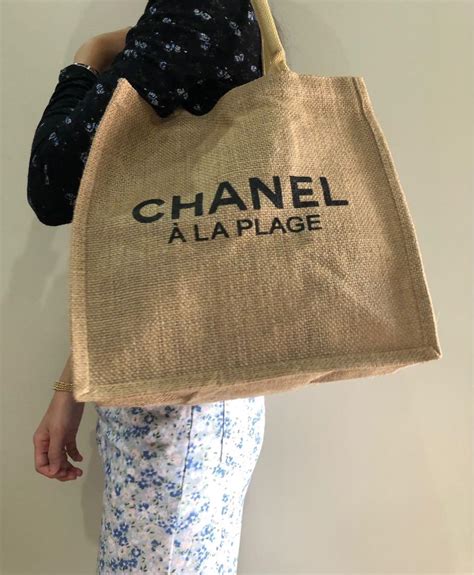 chanel a la plage tote